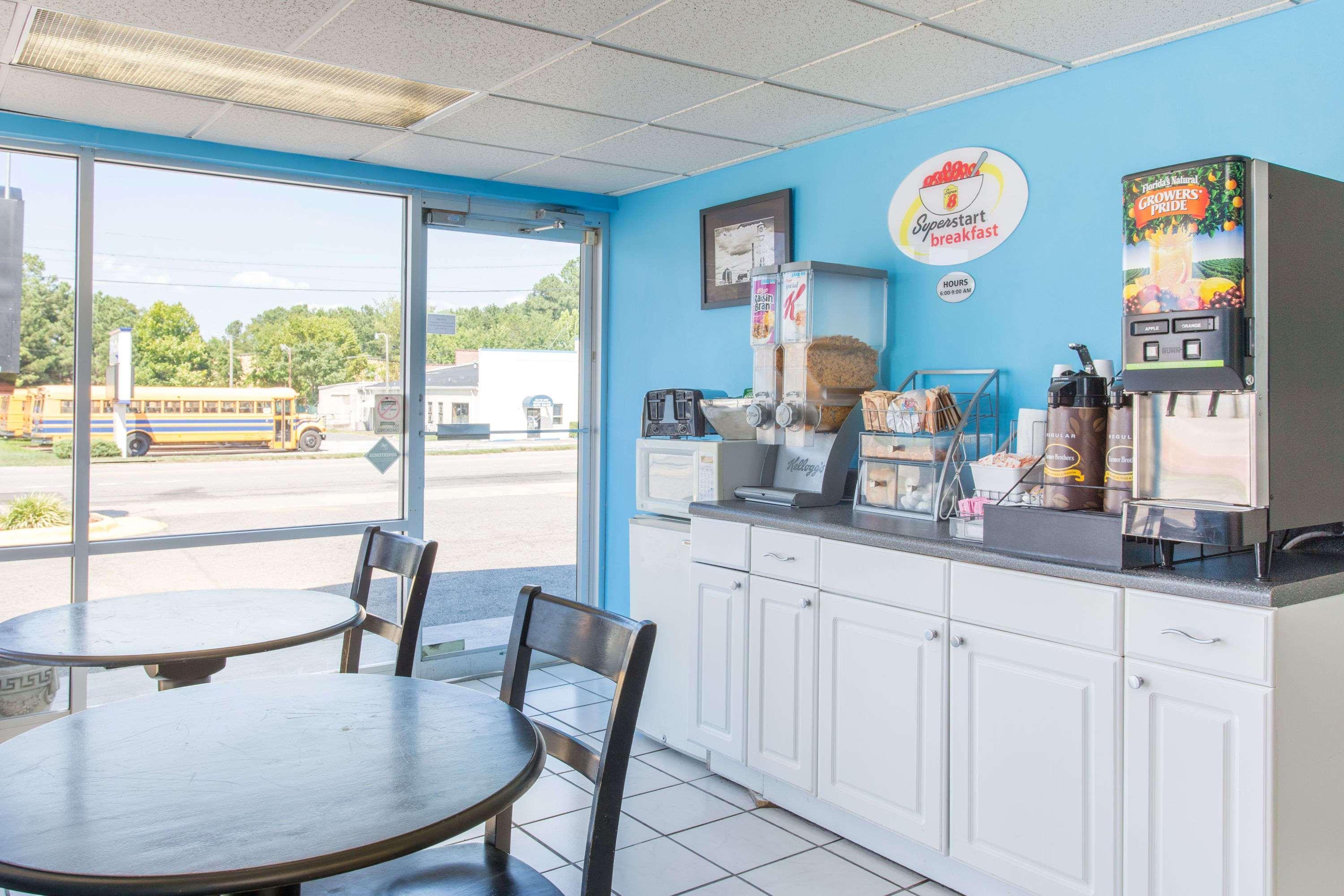 Super 8 By Wyndham Durham/University Area Nc Εξωτερικό φωτογραφία