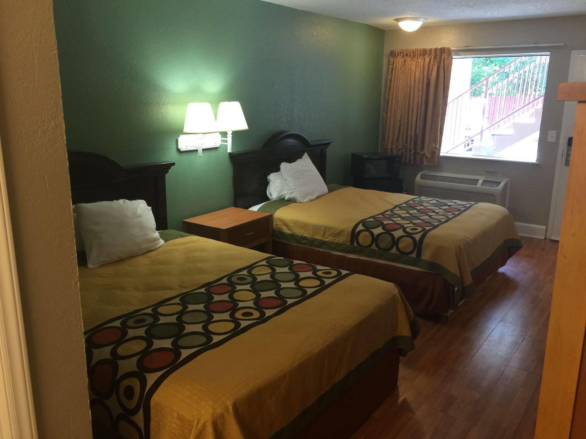 Super 8 By Wyndham Durham/University Area Nc Εξωτερικό φωτογραφία