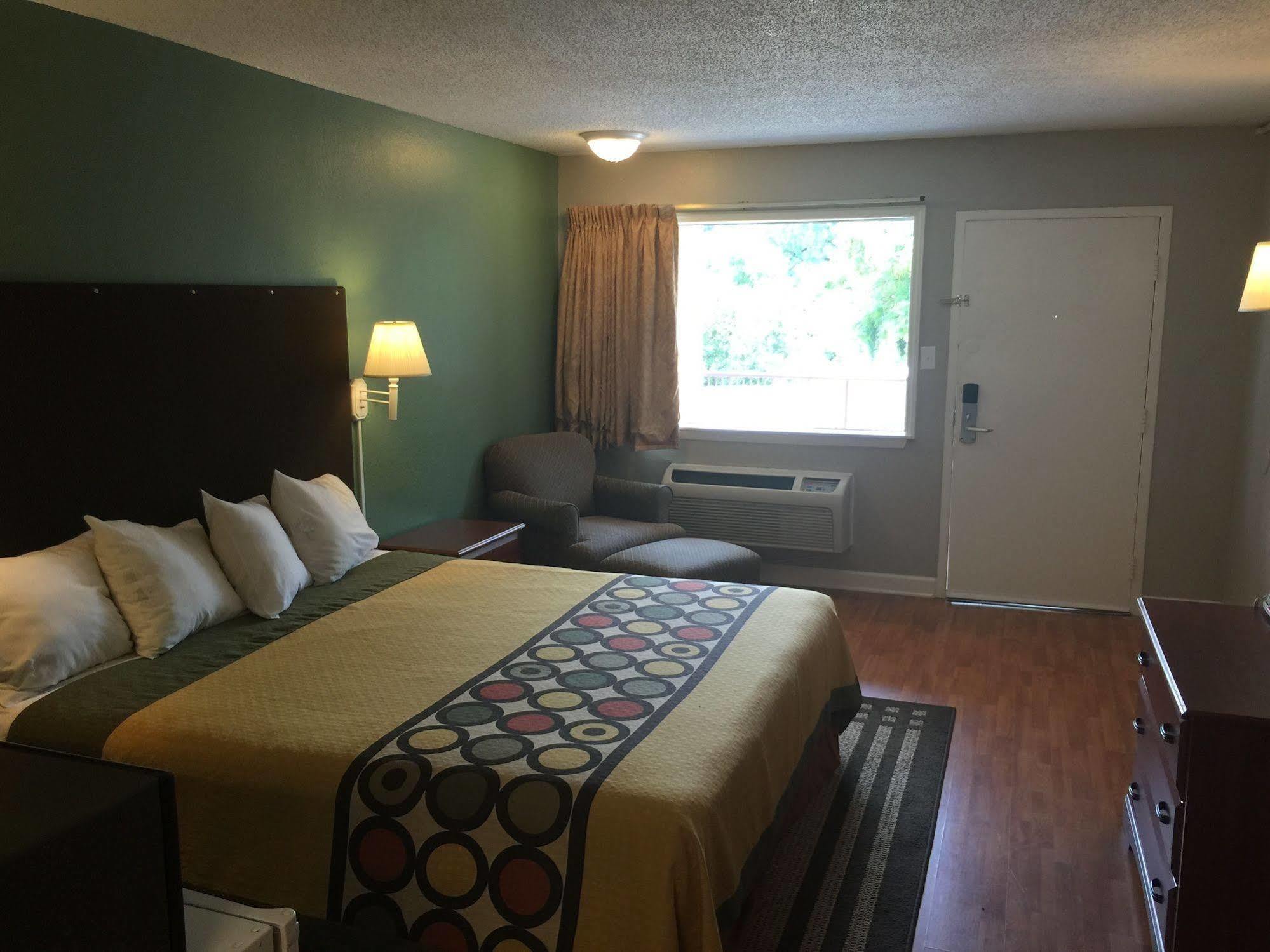Super 8 By Wyndham Durham/University Area Nc Εξωτερικό φωτογραφία