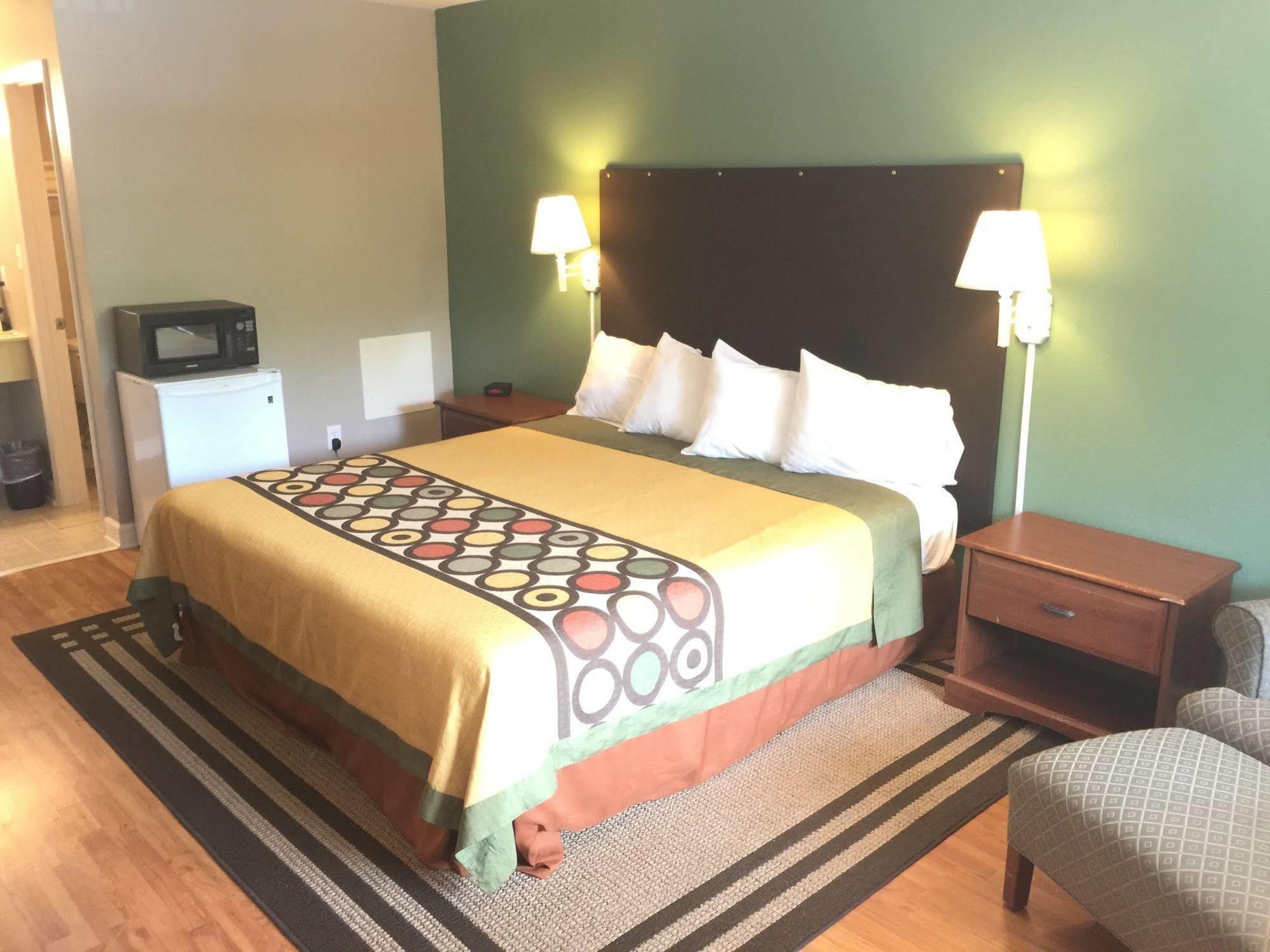 Super 8 By Wyndham Durham/University Area Nc Εξωτερικό φωτογραφία
