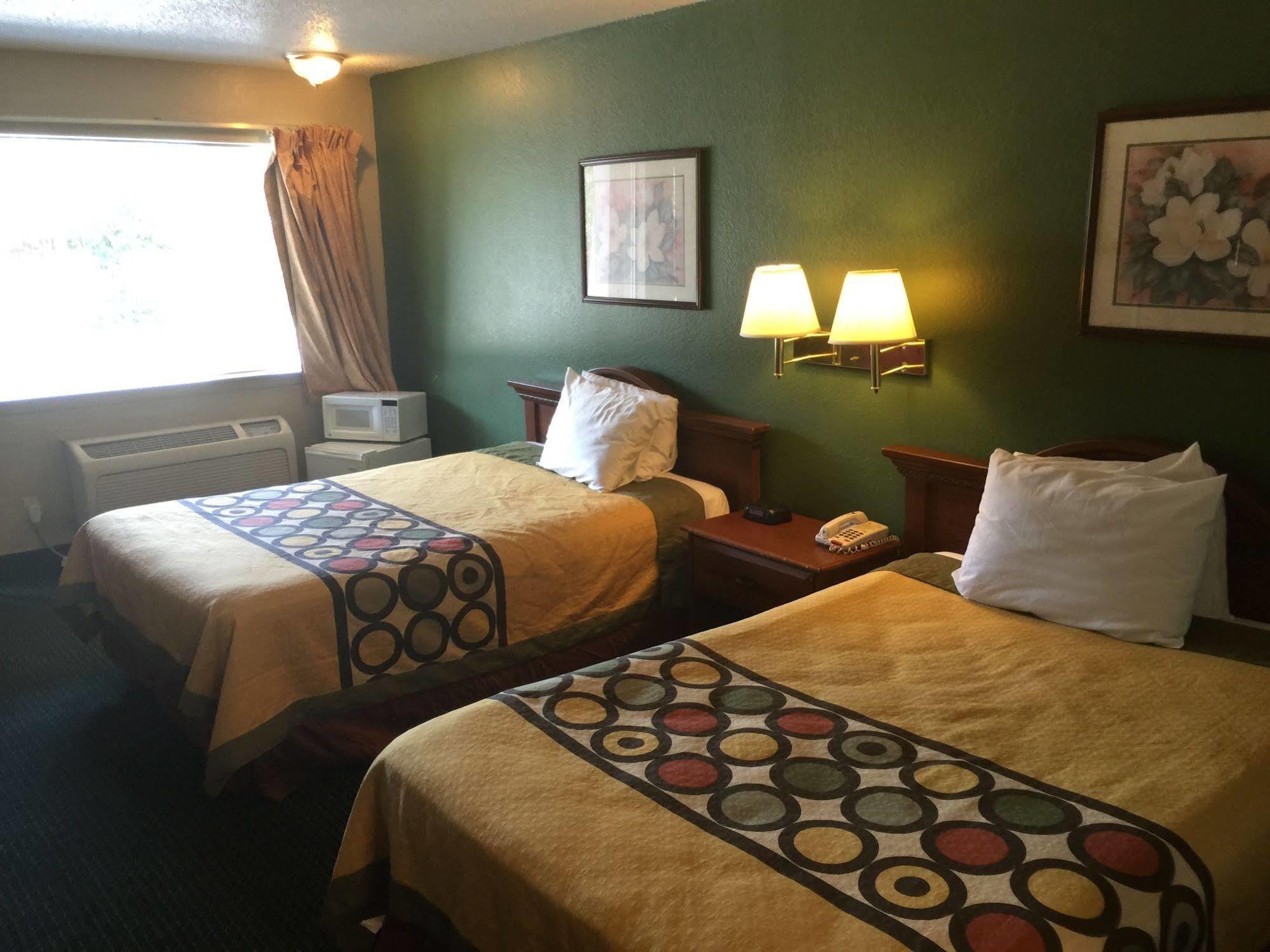 Super 8 By Wyndham Durham/University Area Nc Εξωτερικό φωτογραφία